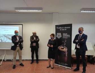 La rectora de la Universidad de La Laguna alaba el estado de salud del sector del vino en Gran Canaria