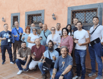 Vinos de Gran Canaria acerca la cultura del vino al público con una exitosa jornada de iniciación a la cata.